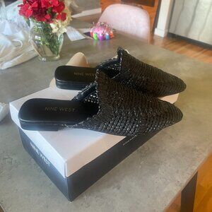 New in box!  NINE WEST CLEIGHA2 Woven Mule/Flats